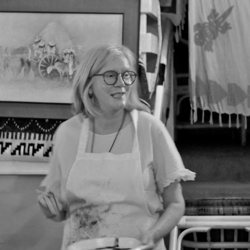 Chrissie Richards artist teaching a paint night event